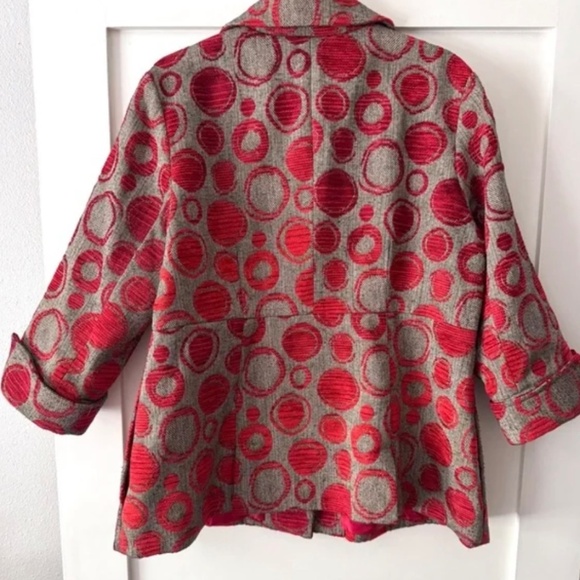 3 Sisters Geometric Pattern Jacket - Picture 6 of 9